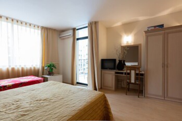 Room 10 of 20