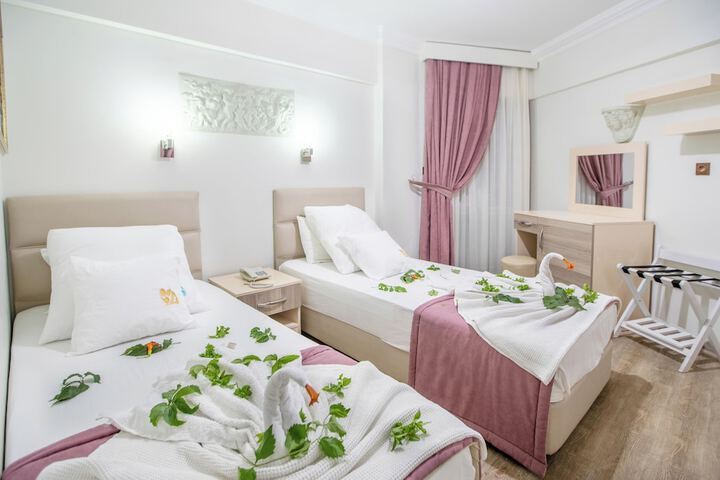 Room 8 of 29