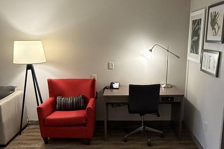 Room 33 of 48