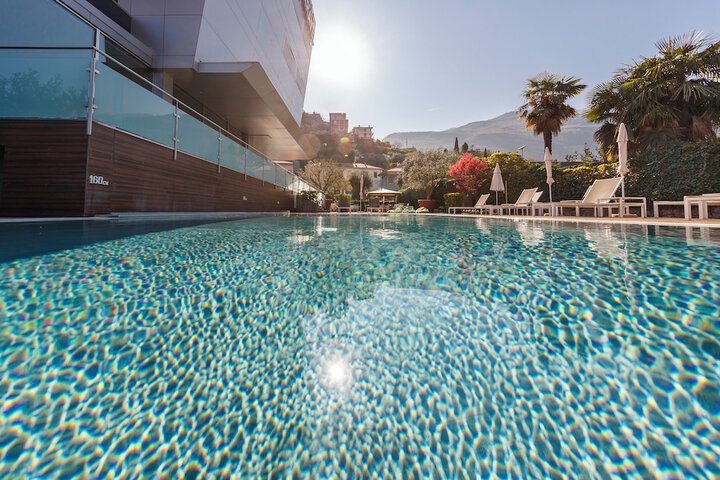 Pool 34 of 60