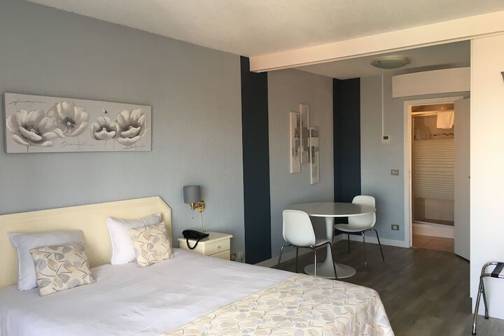 Room 30 of 132