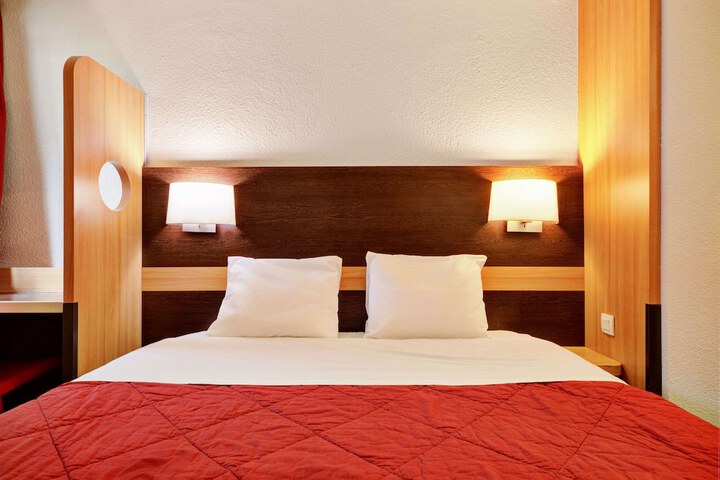 Room 6 of 24
