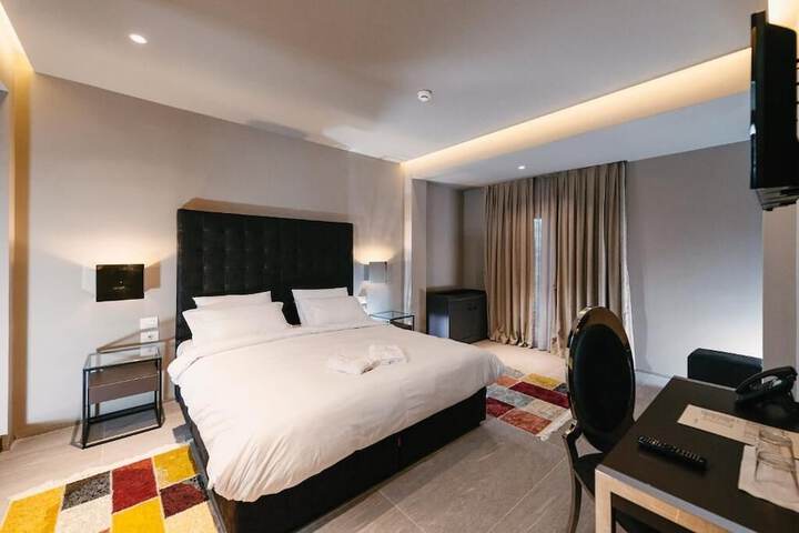 Room 3 of 29