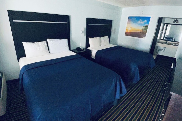 Basic Double Room (2 of 6)