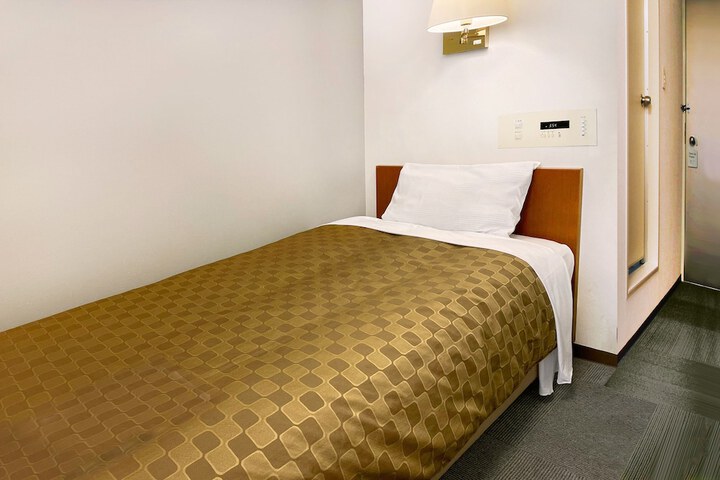 Room 8 of 30