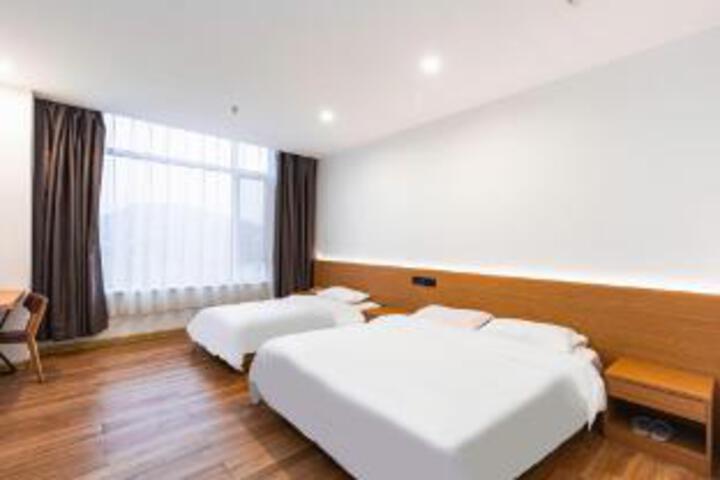 Room 10 of 10