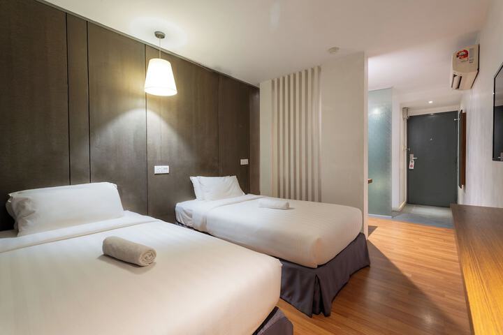 Room 28 of 54