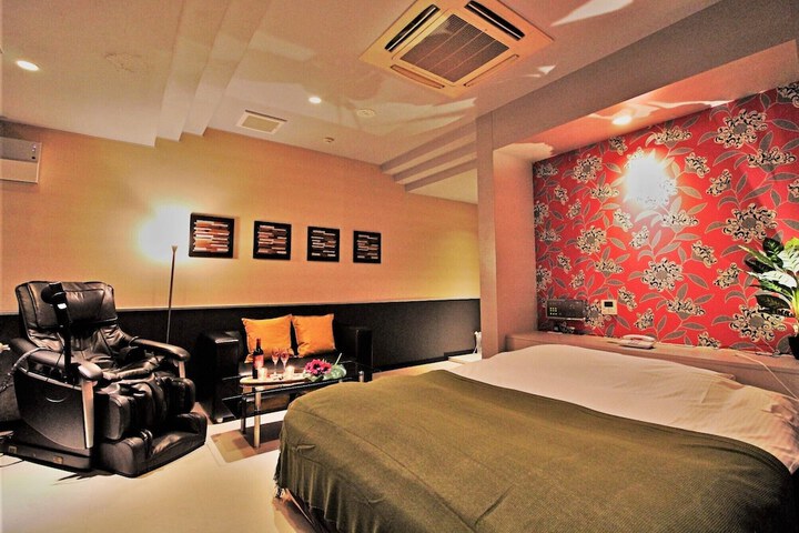 Room 42 of 51