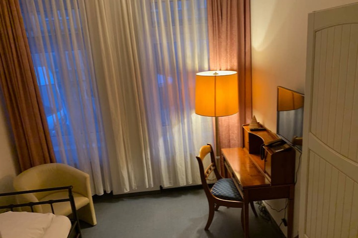 Room 9 of 54