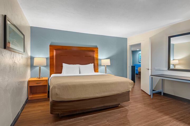Room 32 of 64