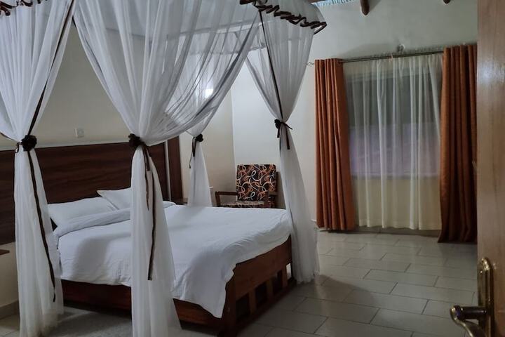 Room 2 of 36