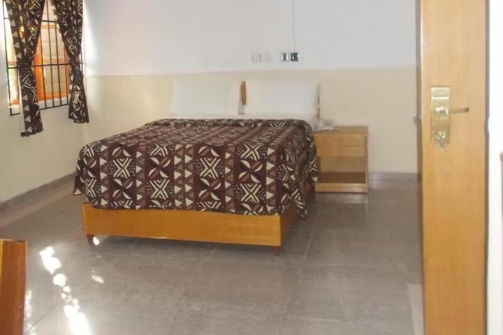 Room 8 of 29