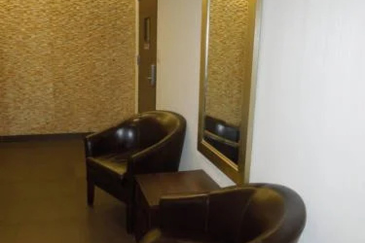 Room 12 of 16