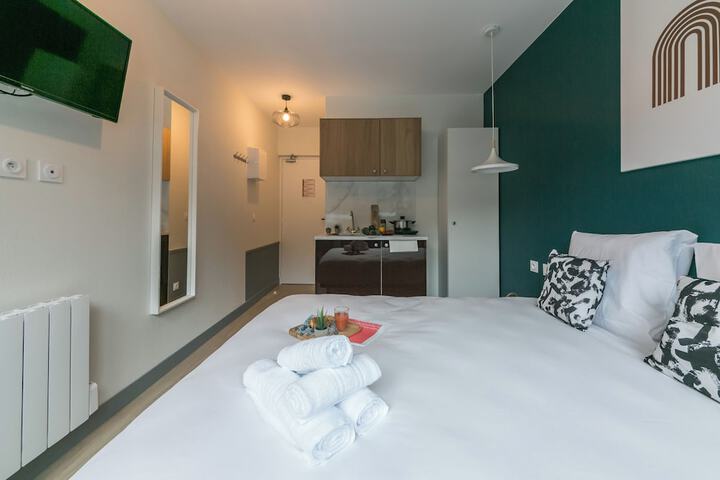 Room 33 of 111
