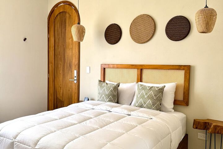 Room 6 of 27