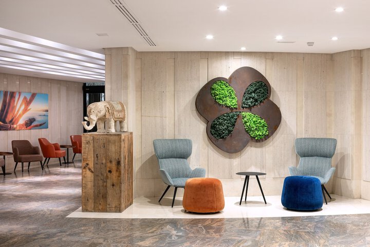 Guest Lobby