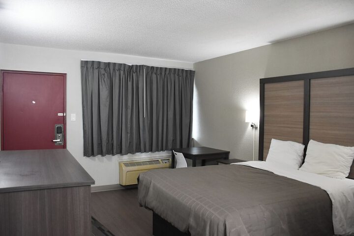Room 11 of 27