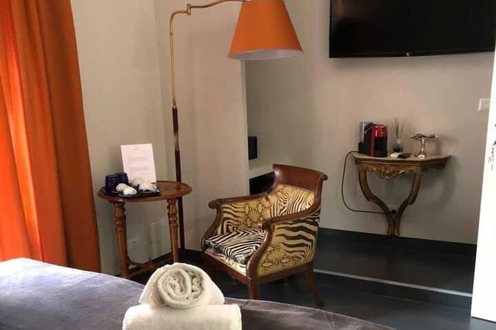 Room 6 of 37