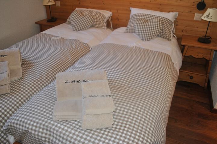 Room 5 of 38