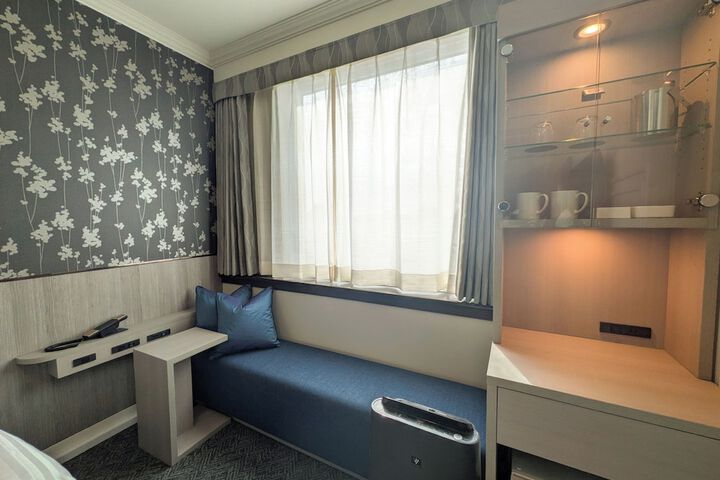 Room 26 of 42