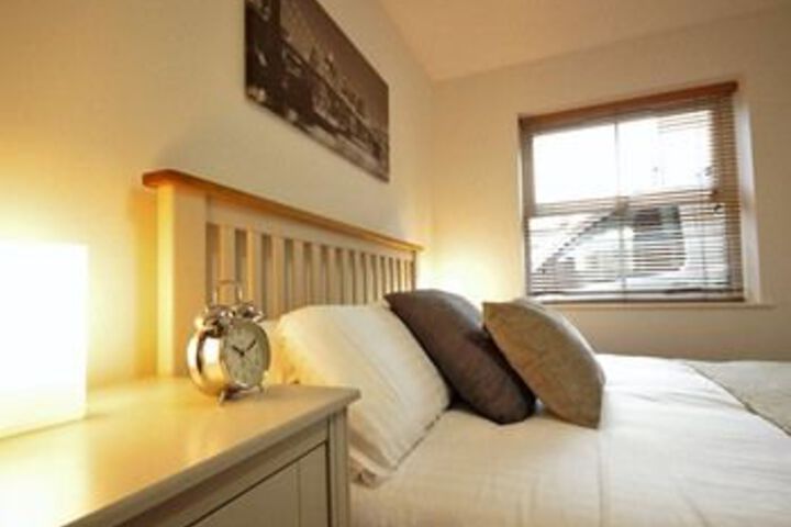 Room 12 of 28