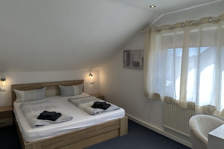 Room 52 of 109