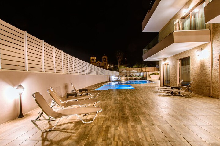 Sundeck 61 of 62