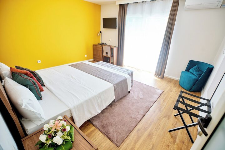 Room 5 of 75
