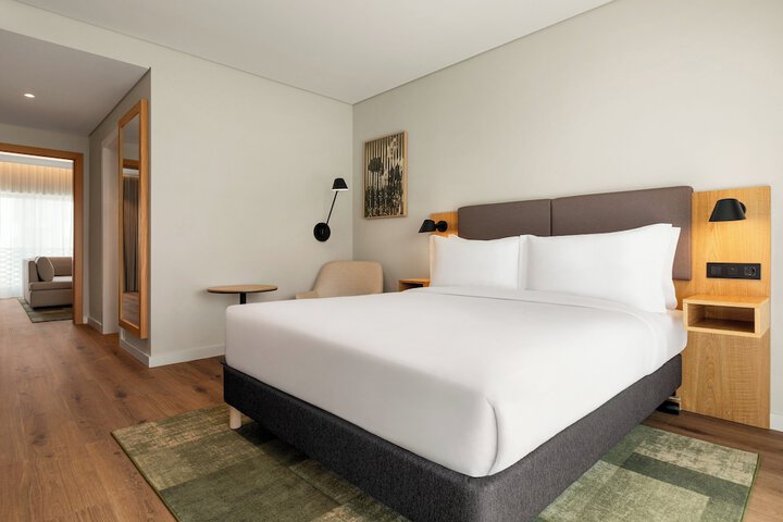 Room 15 of 46