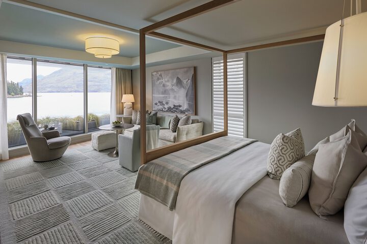 Room 9 of 20