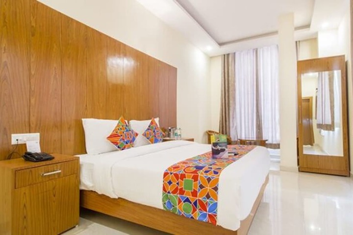 Room 9 of 29