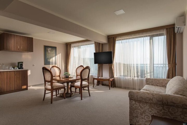 Room 14 of 38
