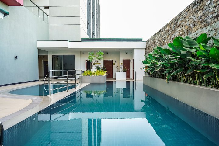 Pool 17 of 30