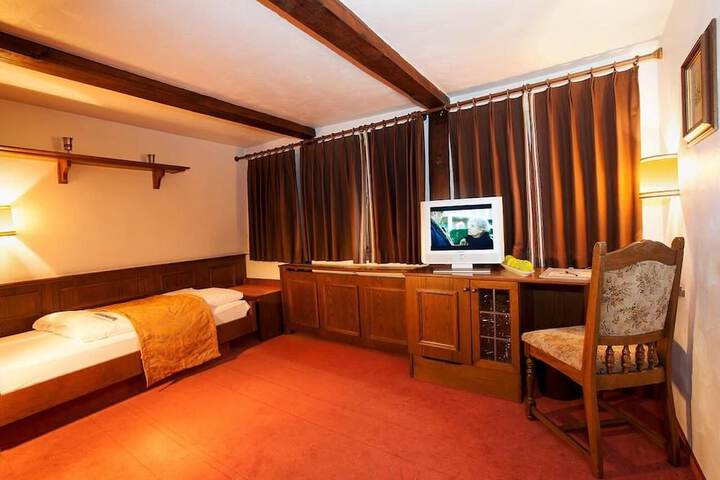 Room 21 of 52