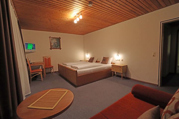 Room 46 of 121