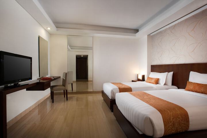 Room 6 of 35