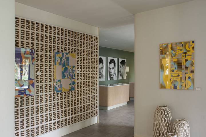 Hotel Interior 6 of 162