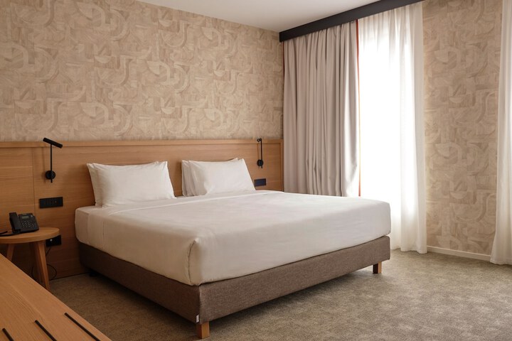 Room 13 of 55