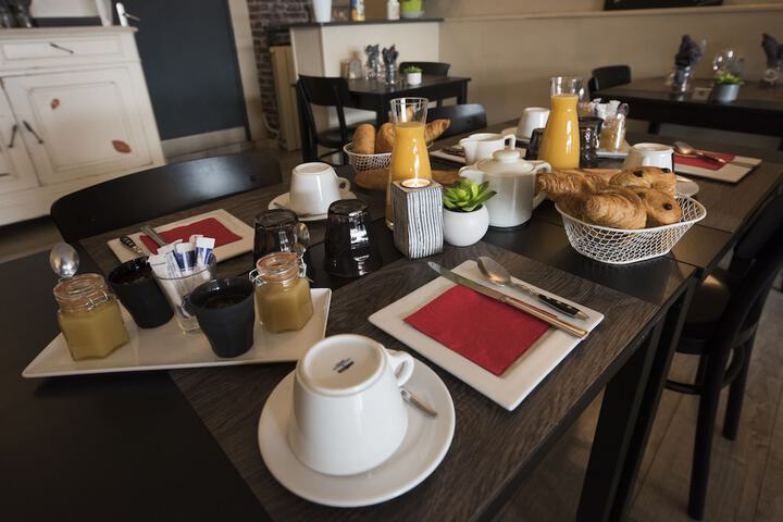 Breakfast/Coffee Service 25 of 31