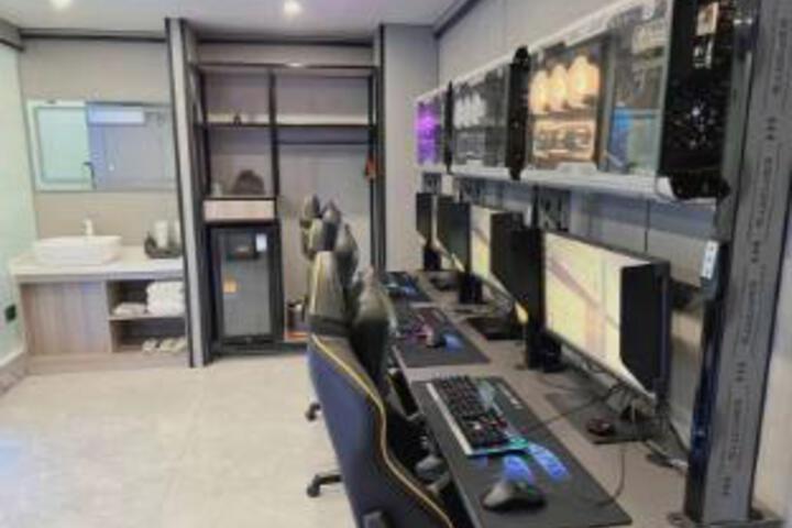 Changchun Lianxin Esports Hotel (Nanguan Metro Station Branch)