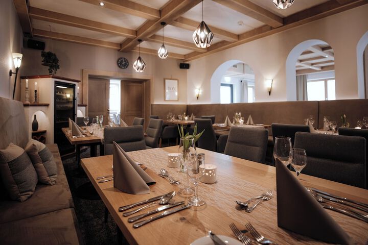 Dining 62 of 73