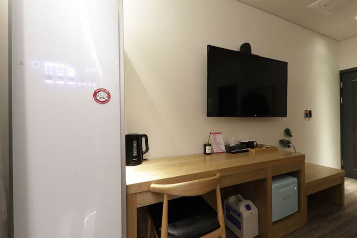 Room 45 of 64