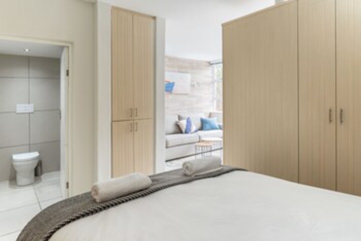 Room 5 of 14