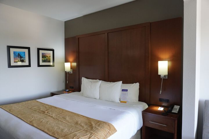 1 King Bed Suite (13 of 13)