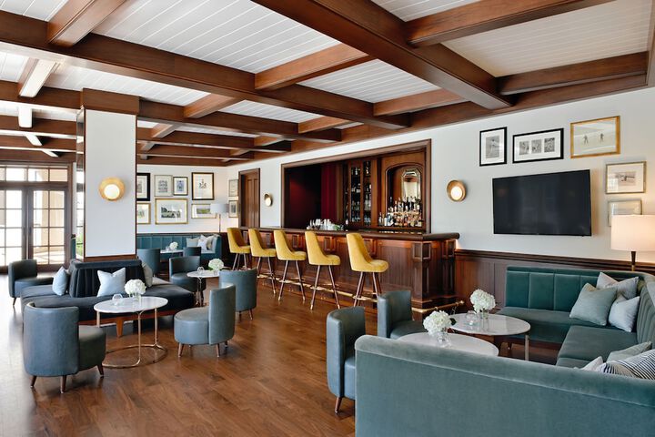 Lounge 71 of 90