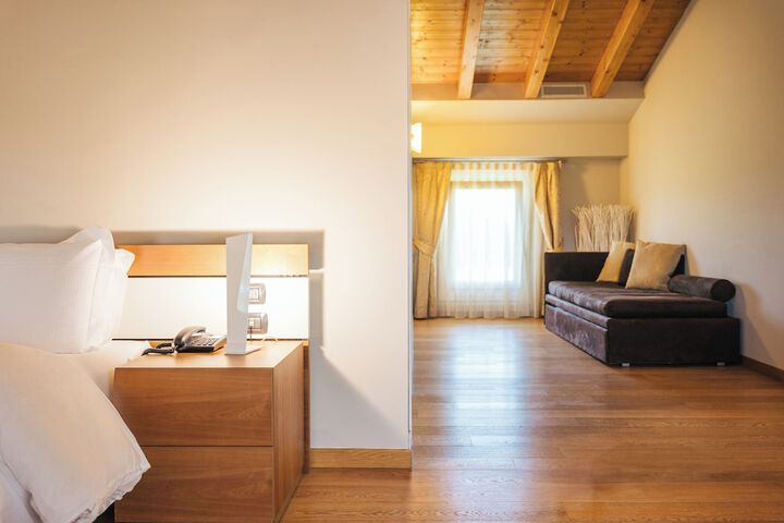 Room 3 of 17