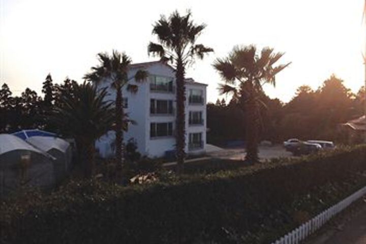 Hotel Entry