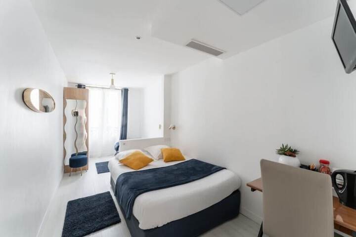 Room 15 of 52