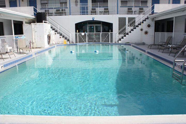 Pool 44 of 62
