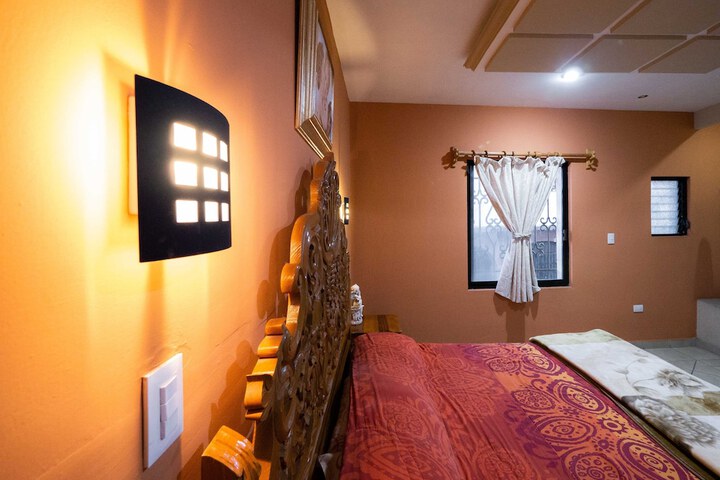 Room 8 of 33